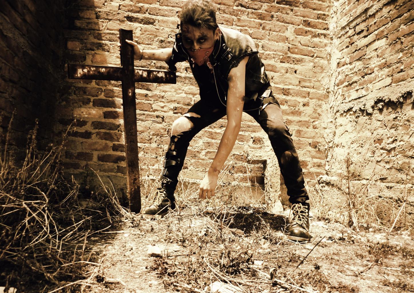Zombie cementary dead horror