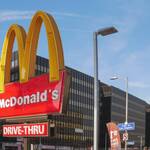 Vecteezy mcdonald s sign with hotels in background in los angeles 2031365